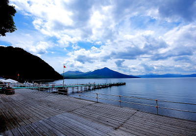 夏天的色津湖