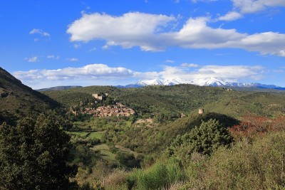 法国比利牛斯山卡斯泰尔诺村和卡尼古峰