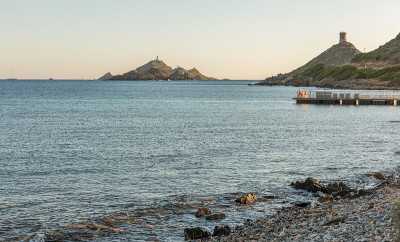 法国科西嘉岛阿雅克肖美丽的海景。