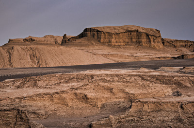 峡谷在Dasht-e Lut或卡鲁茨沙漠，伊朗科曼。