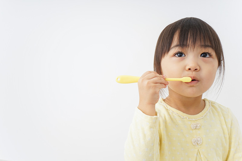 孩子在房间里