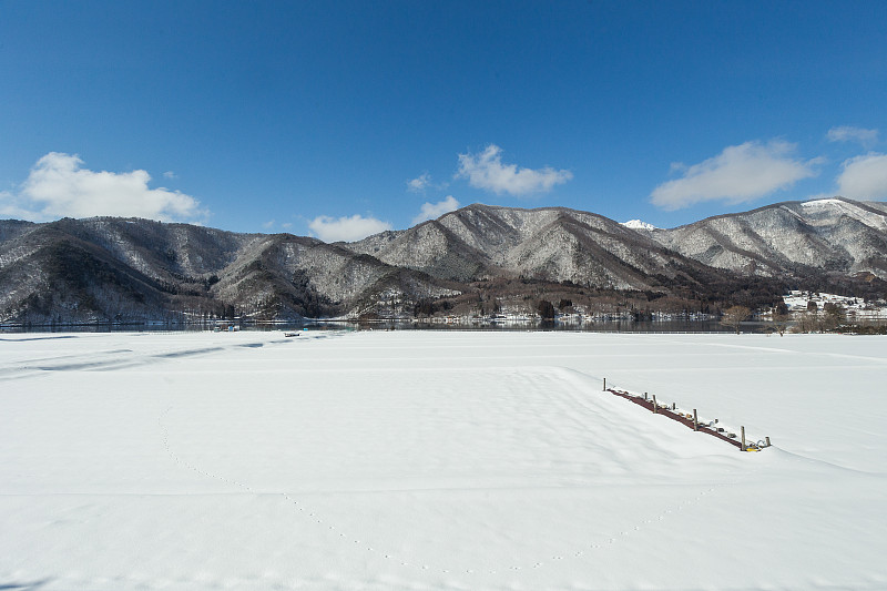 日本中部的雪国。