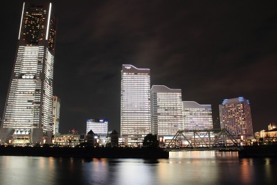 横滨港人未来21号晚上