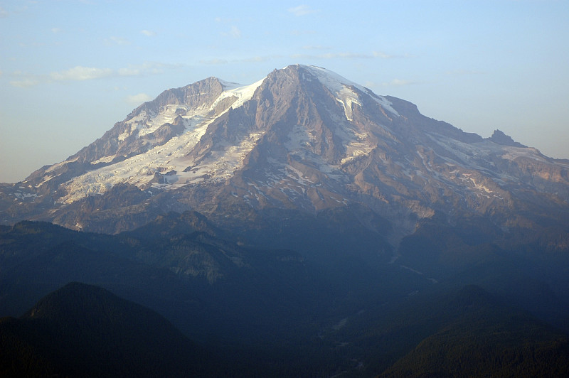 雷尼尔山