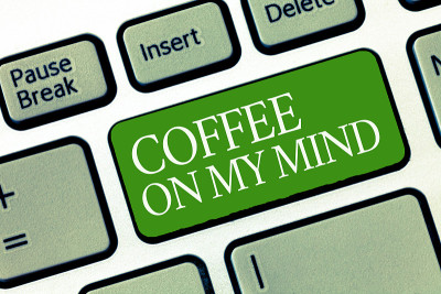 “Coffee On My Mind”的文字标识。星巴克正在考虑休息时间