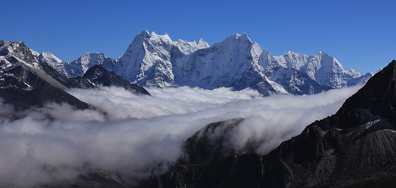 雾海和塔色库山