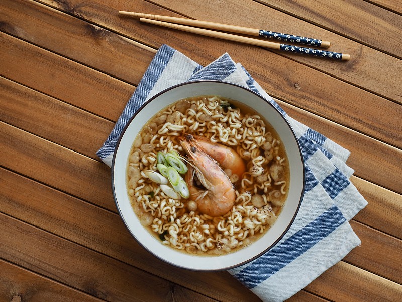 亚洲食物虾拉面
