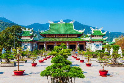 岘港灵翁宝塔