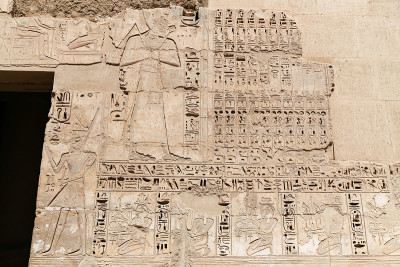 埃及象形文字在Medinet Habu神庙，卢克索，埃及
