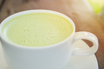 热抹茶绿茶加牛奶