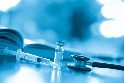 疫苗瓶剂量流感针剂针筒，医学概念接种疫苗皮下注射治疗疾病护理医院预防免疫疾病疾病婴儿背景。库存图片