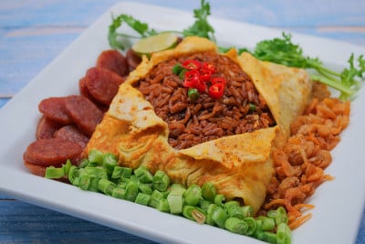 蛋卷辣椒酱炒饭