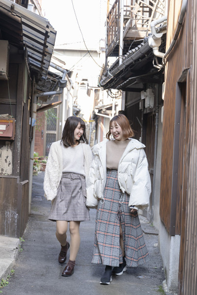 女孩旅游形象