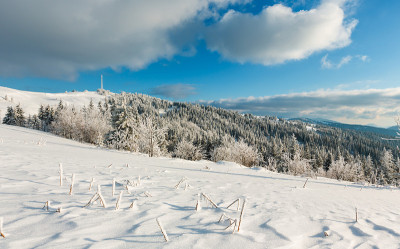 冬季山地雪景