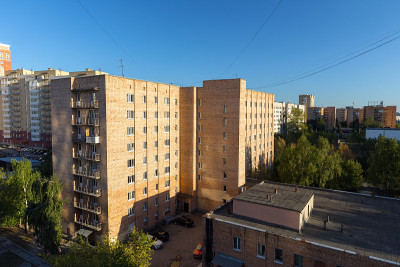 日落时分，叶卡捷琳堡的现代高层住宅