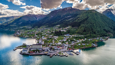 Balestrand。挪威Sogn og Fjordane县Balestrand市的行政中心。