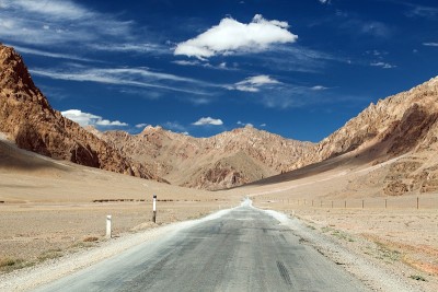 帕米尔高速公路或 pamirskij trakt，帕米尔山脉
