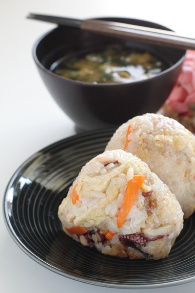 日本料理，章鱼和胡萝卜，蘑菇饭团