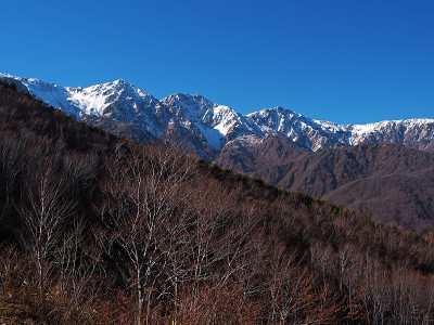 白楼马山在第一场雪中闪闪发光(下午)