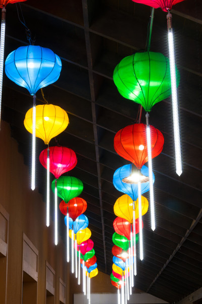 丝绸灯笼是庆祝中国新年的传统艺术