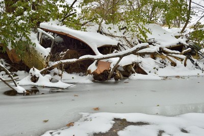 雪汽车堤防