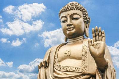蓝天上的佛像