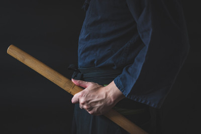 那个拿着bokken的人