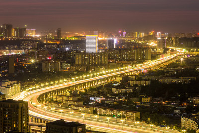 城市天际线，夜景