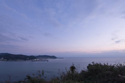 祖西和叶山在黄昏的神奈川，日本