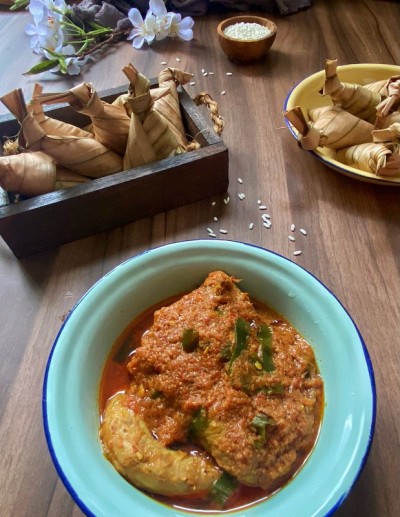 Ketupat Palas and Chicken Rendang