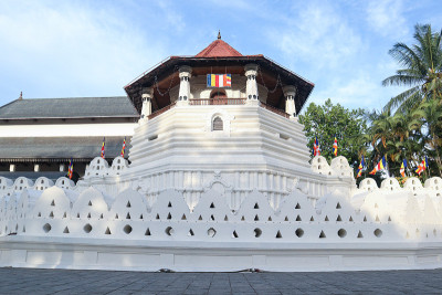 Sri Dalada Maligawa或圣牙舍利寺是斯里兰卡康提市的一座佛教寺庙