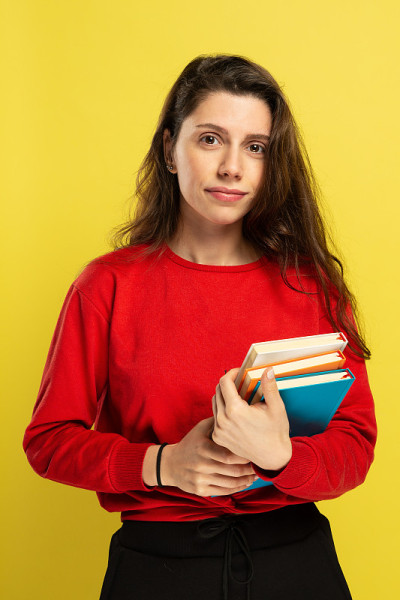 年轻的学生女孩的肖像