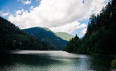 山湖