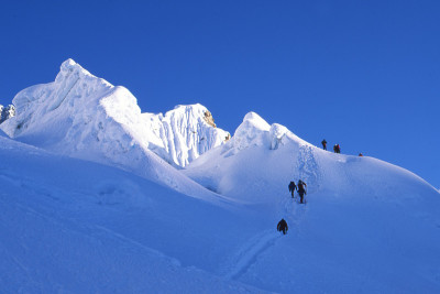 攀登冰山的
