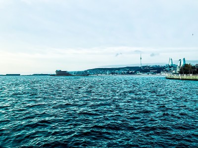 里海
