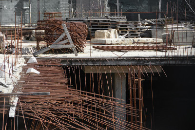 在城市中建造一多层建筑的地下层