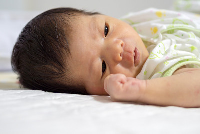 新生的婴儿