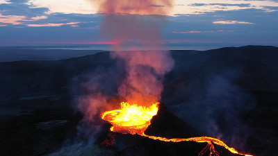 火山喷发的鸟瞰图，fagradalsjall火山，冰岛