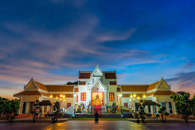 泰国，PHITSANULOK - 2020年9月2日:泰国国王“Naresuan”雕像纪念碑在拆除遮