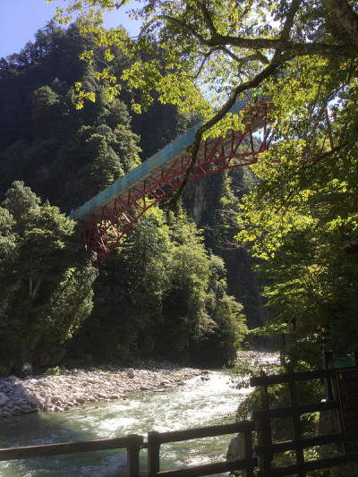 Kurobe峡谷Kurobe河沿岸的风景