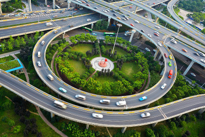城市高架桥道路景观。