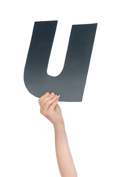 字母在孩子手中