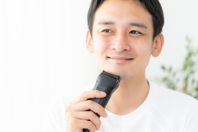 年轻的亚洲人