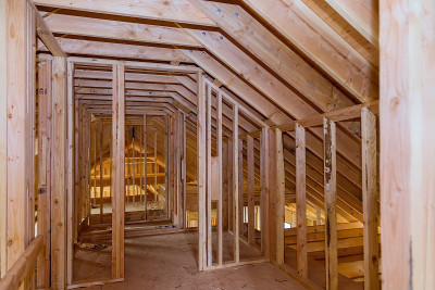 在建新房的框架梁，房屋框架