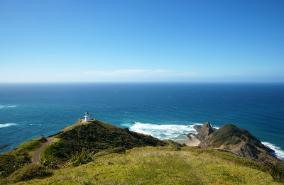 灯塔俯瞰塔斯曼海，新西兰北地海角
