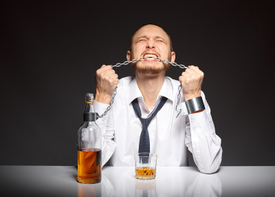 男性的酒精依赖