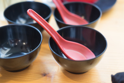 日本的餐具，勺子和碗