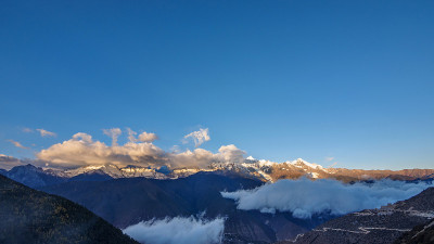 中国云南梅里雪山景观。