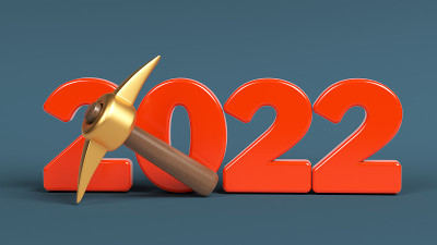 红色的2022文本和金色的镐。