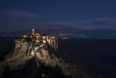 晚上是Bagnoregio的Civita